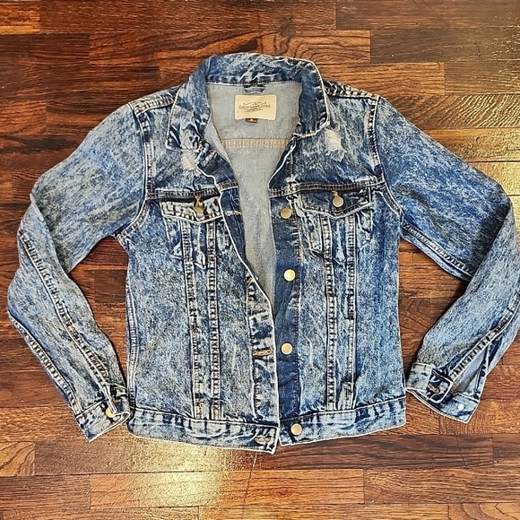Ashley Vintage Charm Jackets & Blazers - Ashley Vintage Charm Jean Jacket with Classic Design and Contrast Stitching
